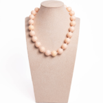 Collar chicle nude