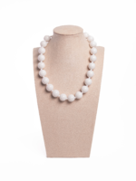 Collar chicle blanco