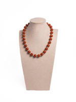Collar chicle  café