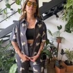 Camisa criaturas estelares gris