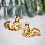 Aretas ardillas en bronce con baño de oro 24k